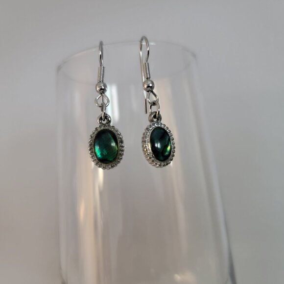 Vintage Emerald Green Earrings Drop Dangle Silver Tone Sparkly - Picture 5 of 5